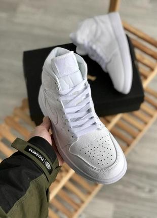 Чоловічі кросівки nike air jordan 1 mid white 456 фото