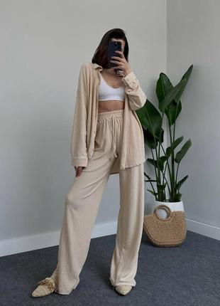 Костюм з брюками та рубашкою з американського крепу