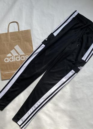 Спортивные штаны adidas. оригинал!2 фото