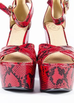 Красные босоножки на высоком каблуке, открытые босоножки красные, питоновые босоножки3 фото