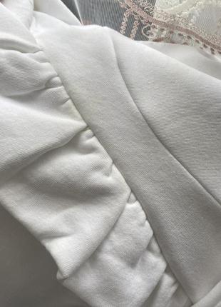 Белый свитшот с рюшами утеплен на флисе 💟7 фото