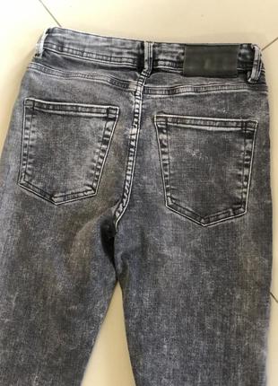 Джинсы скинни