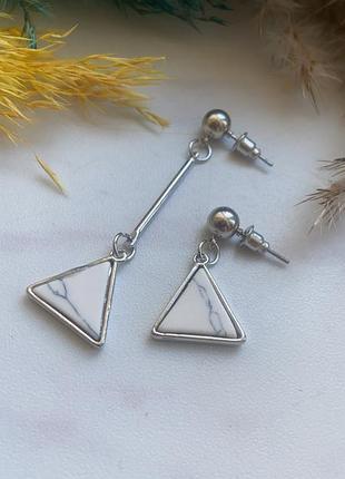 Стильные новые сережки