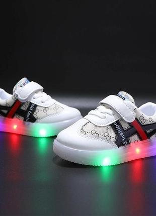 Детские кроссовки с led подсветкой1 фото