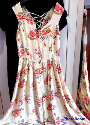 Яскраве оригінальне плаття сарафан сукня