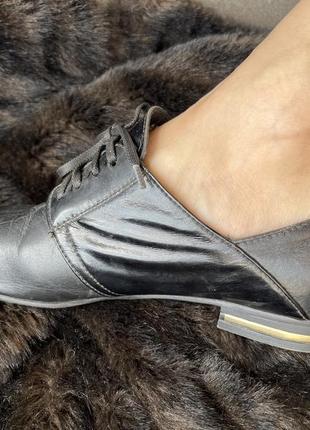 Шкіряні туфлі кросівки лофери базові