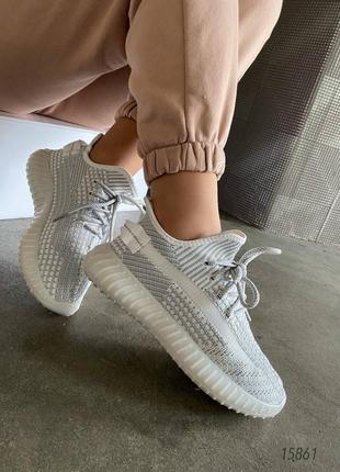 Серые текстильные легкие кроссовки на толстой подошве трендовые изики