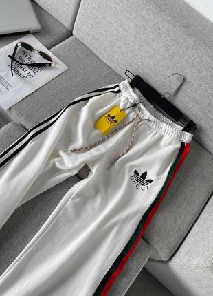 Брюки в стиле gucci &amp; adidas брюки клэш палаццо белые с лампасами3 фото