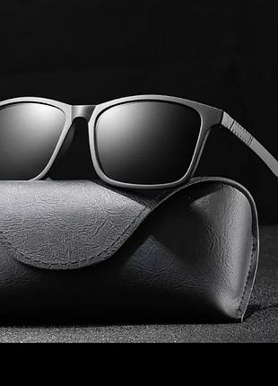 Чоловічі сонцезахисні окуляри