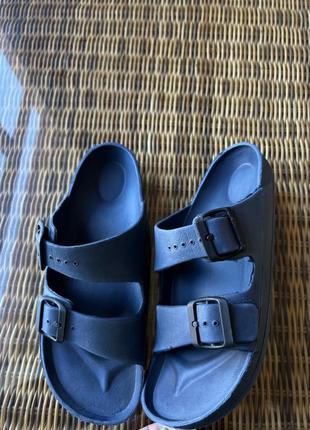 Гумові шльопанці