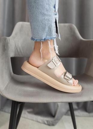 Шльопанці слайдери