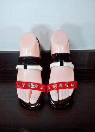 Лаковые женские сандалии босоножки.3 фото