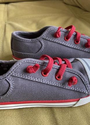 Неймовірні стильні кеди