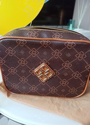 Сумка через плечо в стиле guess