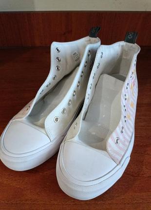 Кеди подовшені жіночі.