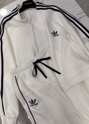 Костюм в стилі balenciaga adidas спортивний прогулянковий білий на молнії штани клеш палаццо з лампасами5 фото