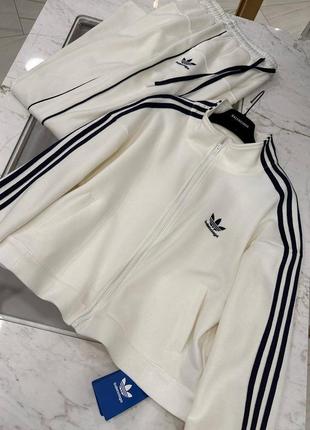 Костюм в стилі balenciaga adidas спортивний прогулянковий білий на молнії штани клеш палаццо з лампасами7 фото