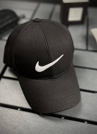 Кепка из лого nike