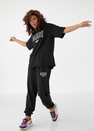 Костюм спортивный женский черный однотонный оверсайз футболка с принтом брюки джоггеры на высокой посадке качественный стильный