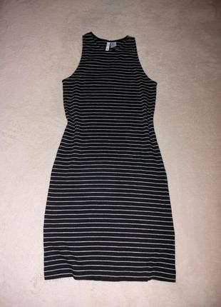 Платье в рубчик от h&m, размер m по бирке, можно на меньший.