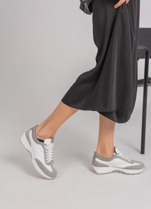 Жіночі кросівки з натуральної шкіри білого кольору комбінованою шкірою замшею