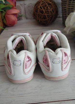 Ульотні кросівки hello kitty 24розмір 6