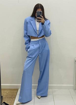 Женский костюм