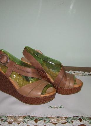 Шкіряні босоніжки на платформі. зручні, коричневі, шкіра, нові