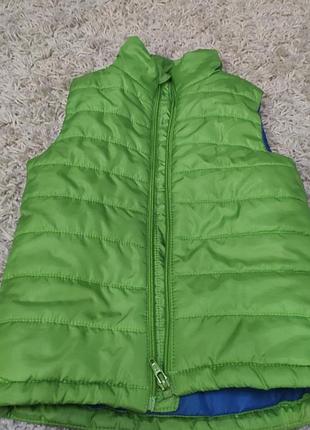 Безрукавка,жилетка