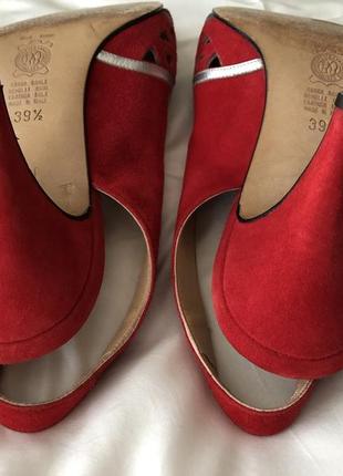 Босоніжки із закритим носком carvela. 39.5(25,5 см)7 фото