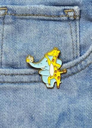 Значок/пін металевий милі слоненя й жираф