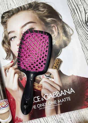 Продувная расческа для волос широкорядная щетка с нейлоновыми зубчиками цвет черный с ярко-розовым