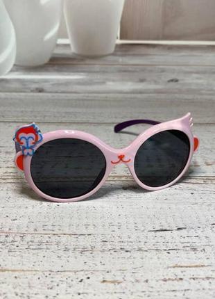 Детские очки солнцезащитные розовые в виде мордочки забавной обезьянки6 фото