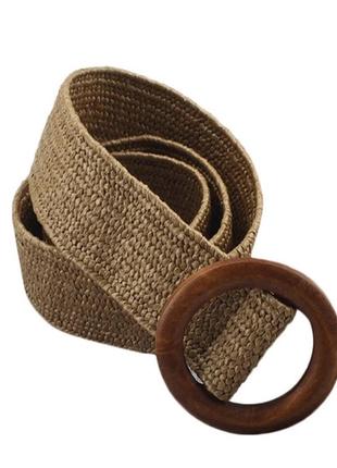 Пояс жіночий еластичний у стилі бохо ремінь плетений бежевий з коричневою дерев'яною пряжкою1 фото