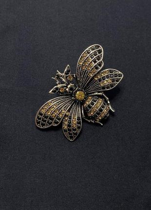 Брошка-бальзамочок метелик із золотисто-чорним камінням срібляста5 фото