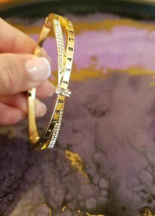 Браслет из медицинской стали.