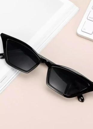 Сонцезахисні жіночі вінтажні окуляри чорні