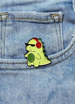 Значок/пін металевий милий дракончик із навушниками