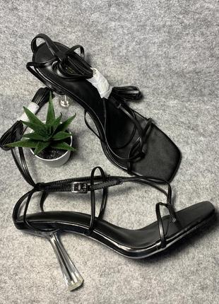 Стильные босоножки с переплетом 😎