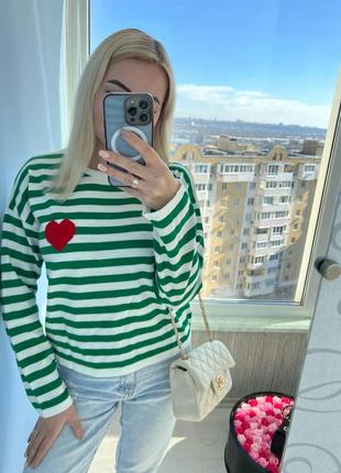 Базовий светр в смужку с сердечком2 фото