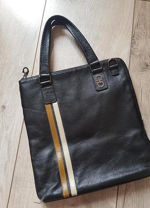 Кожаная сумка известного бренда salvatore ferragamo