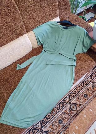 Сукня з поясом