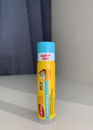 Бальзам для губ капкейк carmex daily care moisturizing lip balm cupcake batter 4,25g