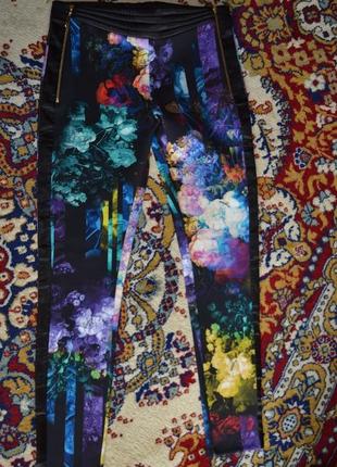 Новые брюки sassofono в цветочный принт! чёрные лампасы+золотистые замочки!5 фото