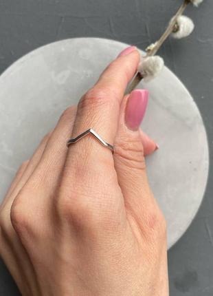 Серебряное кольцо покрыто родием тонкое 16 размер