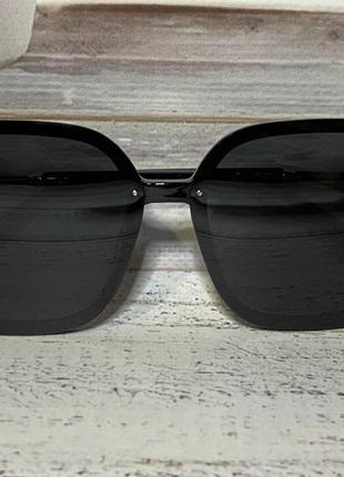 Очки женские солнцезащитные  квадрат черные с декором на оправе3 фото