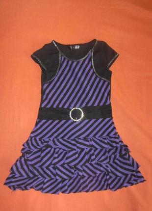 Нарядное платье с воланами 6-7 лет