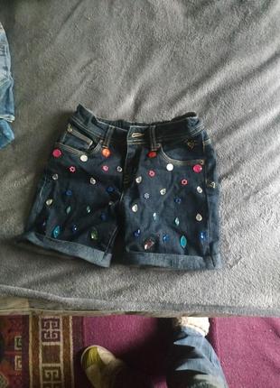 Класные джинсовые шорты на девочку с камнями 2