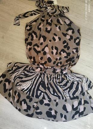 Сукня в актуальний принт