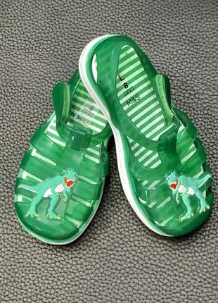 Босоножки гелевые коралки аквашузы с объёмной аппликацией динозавра 🦖. marks & spencer (англия)